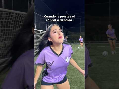 Cuando tu novio mira el celular #laurasofia #humor #comedia #contenido