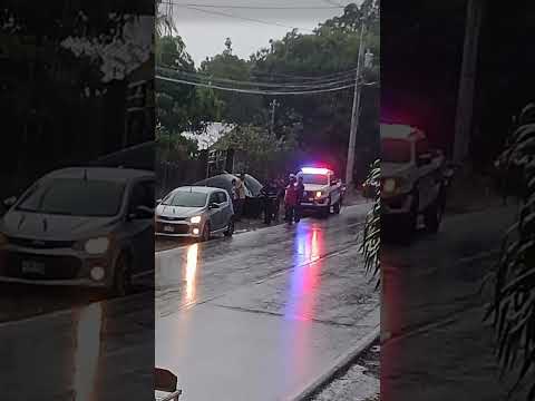 accidente de tránsito en carretera de Tecoluca a San Vicente. solo daños Materiales