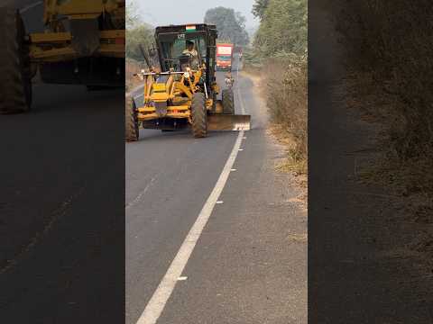 “Road Reflector light”Remove #cat #highway #trendingvideo !!✅