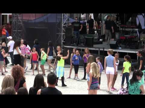 Thunderstruck Flash Mob Mont-Tremblant