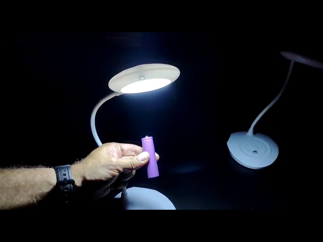 Vídeo relacionado con Velamp tl1203-b Charleston lámpara de mesa con clip