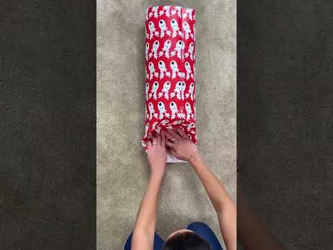 How to gift wrap a blanket #gift #wrappingpresents #wrappinghacks