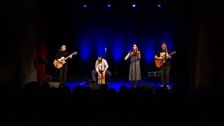 Video NEDĚLE: křest prvního alba "Dvě slova" [živě v divadle Oskara Ne