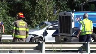 preview picture of video 'Crash closes Mass Pike West in Ludlow'