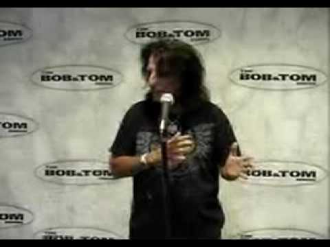 Alice Cooper stand up