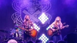 Maddie and Tae - Waitin on a Plane