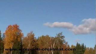 preview picture of video 'Skyartec F16: Hidasta lentoa ja ilmasta kiinni / Slow flight and catch from air'