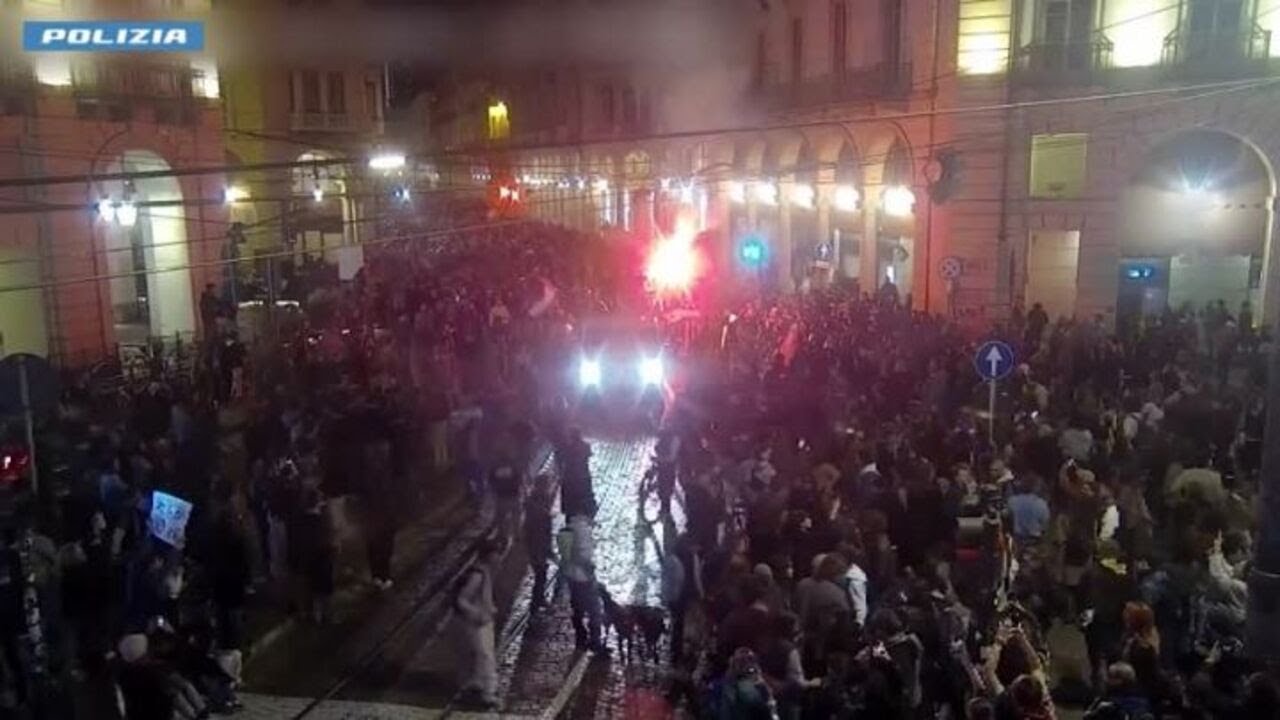 Violenze al corteo Pro-Pal a Torino, le immagini degli scontri del 3 ottobre