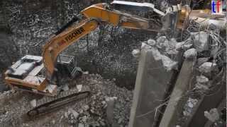 preview picture of video 'CATERPILLAR 345D *** Bridge Demolition / Abbruch Murrtalviadukt, B 14, Backnang, GERMANY ***'