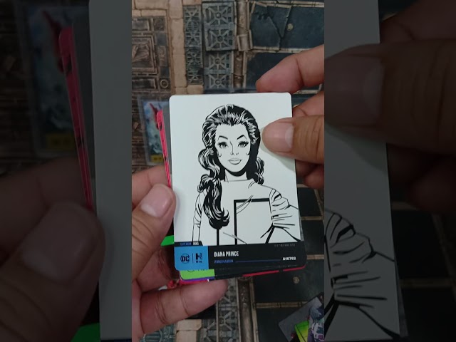 Vídeo relacionado con Hro DC Hybrid - Paquete de 8 Cartas coleccionables híbridas capítulo 4, Caja de iniciación Premium, Multicolor a Partir de 14 años