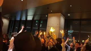 Re: [對邦] 4/26的演唱會7層外面有發生這一幕喔?