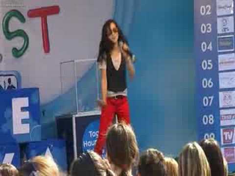 Caroline beim Nivea Familienfest - Mama I'm a big girl now