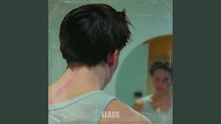 Juste un piano et un pupitre