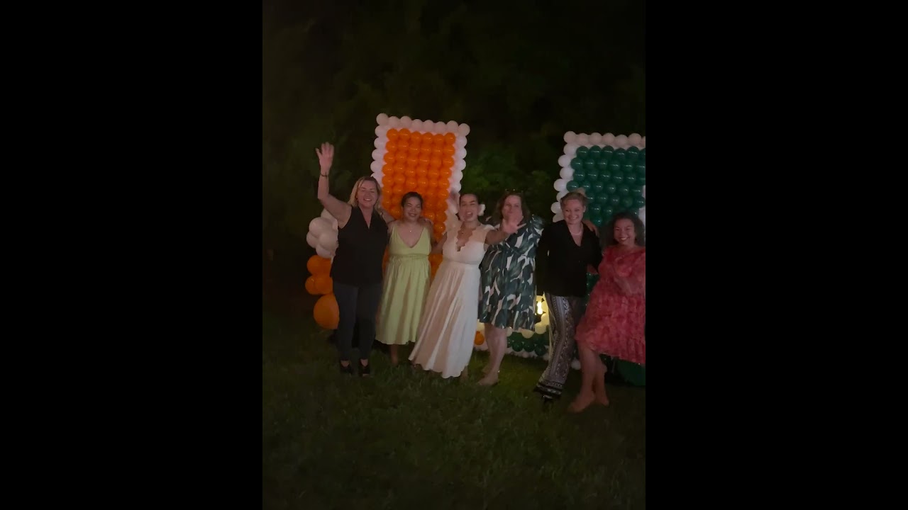 Promotional video thumbnail 3 for Lights Camera Selfies!