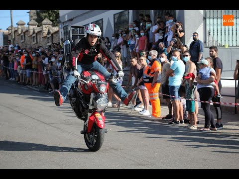 El rugido de las motos ameniza la tarde festiva en Cipérez  