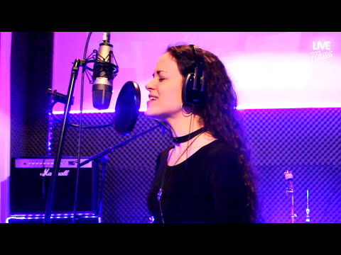 Virginia Ferreyra  - TRENES -(Acústico en Estudio La Nueva Escuela )-