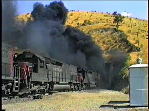 Tehachapi_(1991) SP "Oil Cans" Exit Tunnel #5