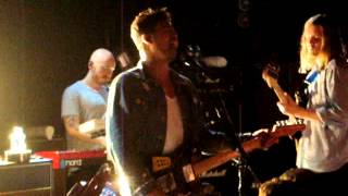 The Temper Trap - This Isn&#39;t Happiness @ la Maroquinerie Paris