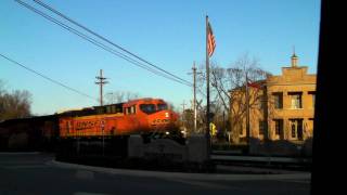 preview picture of video 'BNSF 5900 (TXUX loaded coal) thru Daingerfield, Tx. 02/16/2010 ©'
