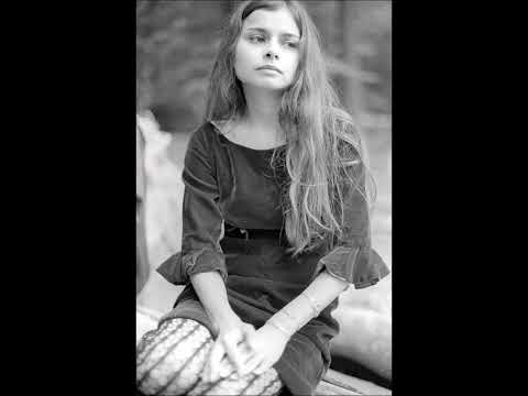 Death in Vegas featuring Hope Sandoval ''Killing Smile''