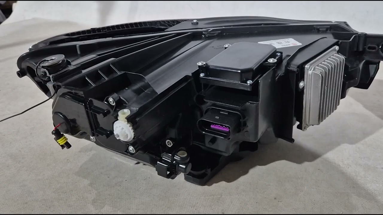 Volkswagen Passat B8 2015–2023 Koplampen FullLed (voor EU, 2015-2019, 2 stuks) Video 1