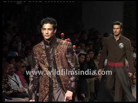 Rohit Bal is praised by model Muzamil Ibrahim | Wills Lifestyle India Fashion Week