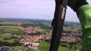 preview picture of video 'Alpspitzflieger 2010-08-20 Abgleiter Nesselwang'