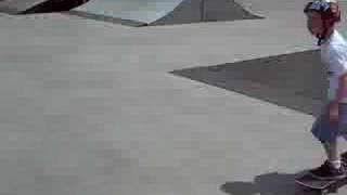 preview picture of video '*~Ryan's hitting the ramps~ * Roseville Skatepark * ~MN~*'