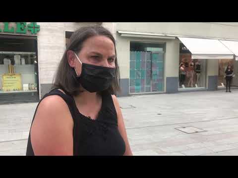 Le sofferenze degli animali in video, flash mob a Legnano degli attivisti