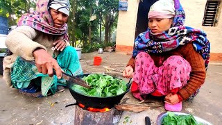 Sisno Cooking at Happy Family Home 🤤 Aama Ra Srimatile Haajur le Sisnu
