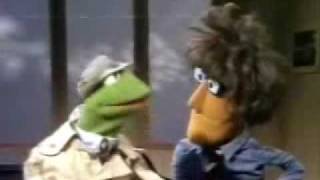 Sesame Street - Don Music re-writes &quot;Row, Row, Row Your Boat&quot;