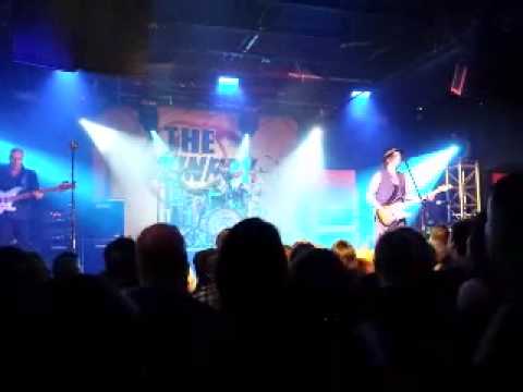 The Winery Dogs - Six Feet Deeper