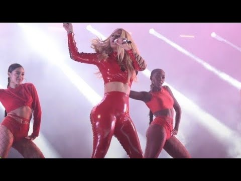 Iggy Azalea - Switch (Live From Premio's Juventud) ft. Anitta