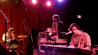 Gruff Rhys - "She's Honey All Over" Nashville 5/24/11