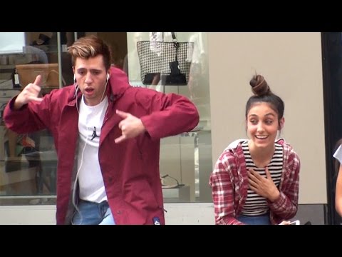 DRAKE Hotline Bling in Public