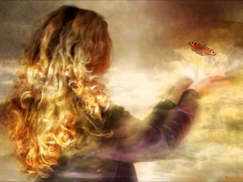 Kartons pied  Kriss - Tiem, kas debesīs