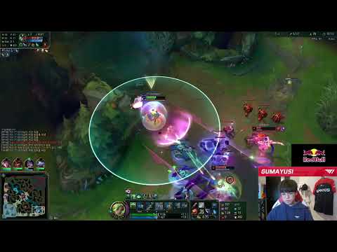 T1 Gumayusi teaches us how to kite with Zeri/Yuumi vs Karma/Aphelios | Stream Highlights