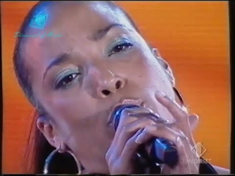 Mousse T. feat. Emma Lanford - Is It 'cos I'm Cool? (2) - Live Festivalbar 2004 Catania