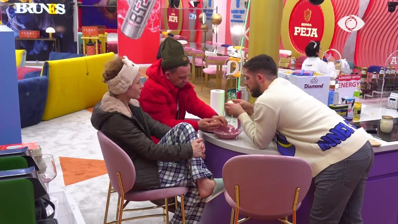 Ajo më pëlqen/ Egla 'bekon' Gabrielen dhe Sarën: Me mend në kokë... - Big Brother Albania VIP 3