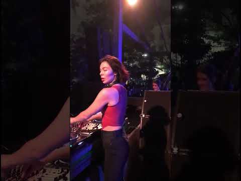 Nina Kraviz electrifying in São Paulo 👑🇧🇷 #techno #brazil #hardtechno #rave 🎥 @_morenomusic