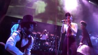 Janelle Monáe - "Wondaland" live (HD-720p) at Apolo (Barcelona)