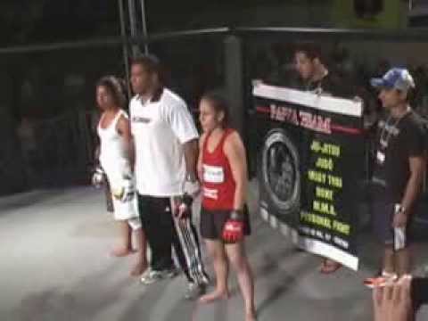 5ª luta Raquel de Pará de Minas x Cris Macfer de Viçosa