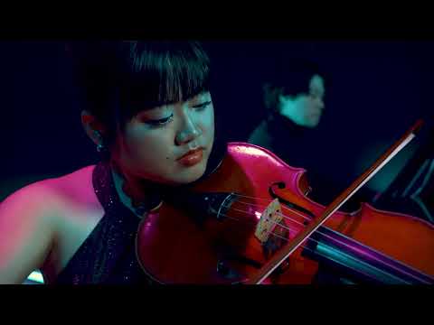 mdw Artist Portrait: Momoko Aritomi, viola