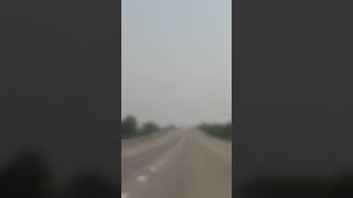 preview picture of video 'High speed Driving on Yamuna Express Highway | 197 kmph'