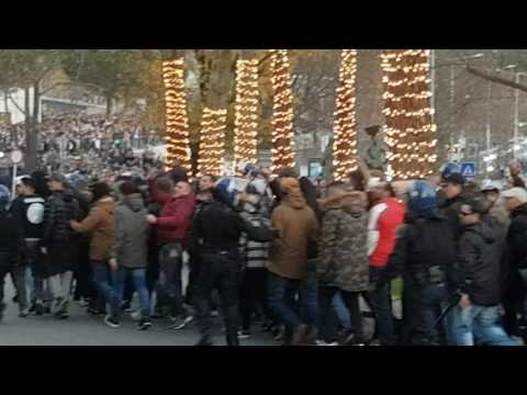 (Complicada) chegada de adeptos do Benfica a Guimarães HD