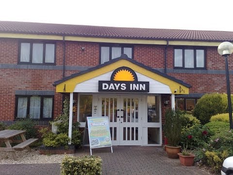 Days Inn Hotel Michaelwood M5 - Room Tour