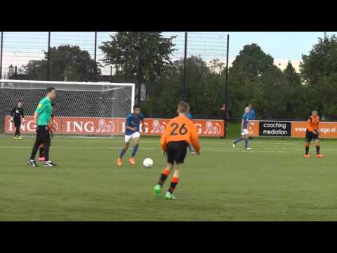 22 sept 2015 VV De Meern C2 - Houten O14 vriendsch 2-4 Redding Marnix