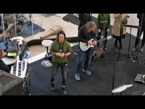 Bohemian Rapsody - Jeronimas Milius rehearsing Freddie Mercury Queen in the mall