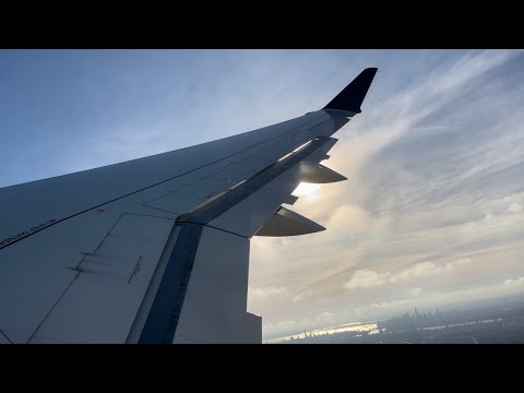 “Spool the Whales!” // Airbus A220-300 Takeoff from KLGA #flight #flying #delta #takeoff #plane #fly