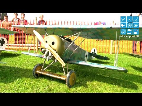 Ferngesteuerte Doppeldecker im Formationsflug aus dem ersten Weltkrieg DAWN PATROL